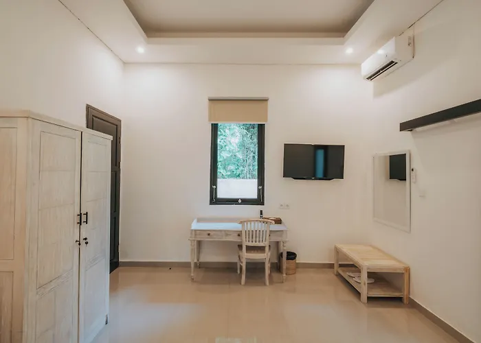 Alam Sembuwuk 假日公园 4*